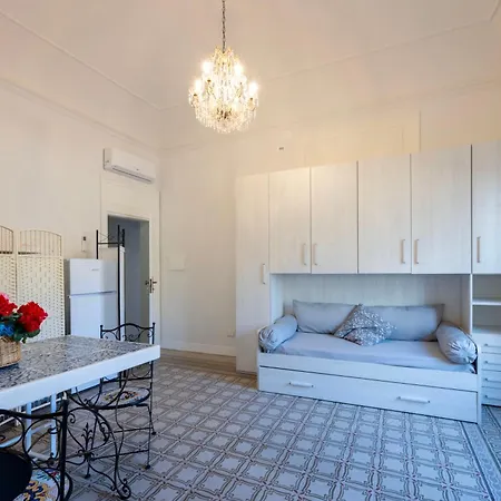 Chez Moi * Τραπάνι